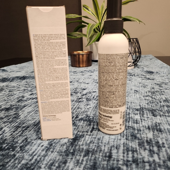 - Salon-Grade KMS Set – Spray + Primer to Restore & Style Hair - NWT - Picture 3 of 4